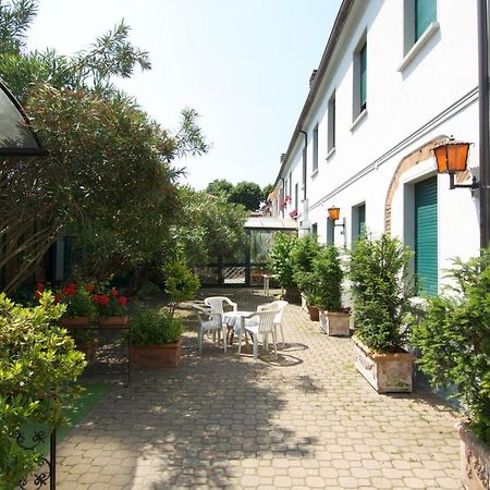 Hotel Il Granaio Porto Mantovano Buitenkant foto