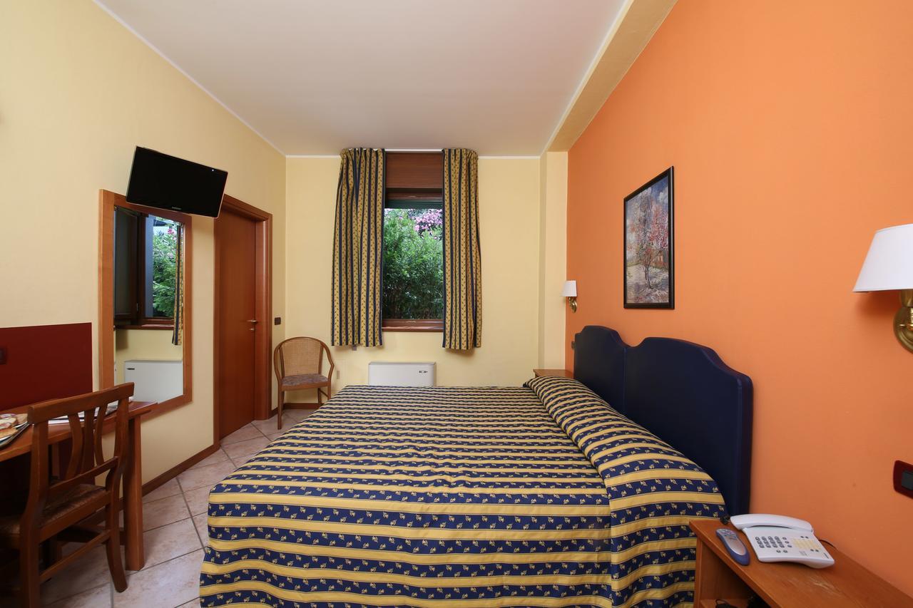 Hotel Il Granaio Porto Mantovano Buitenkant foto