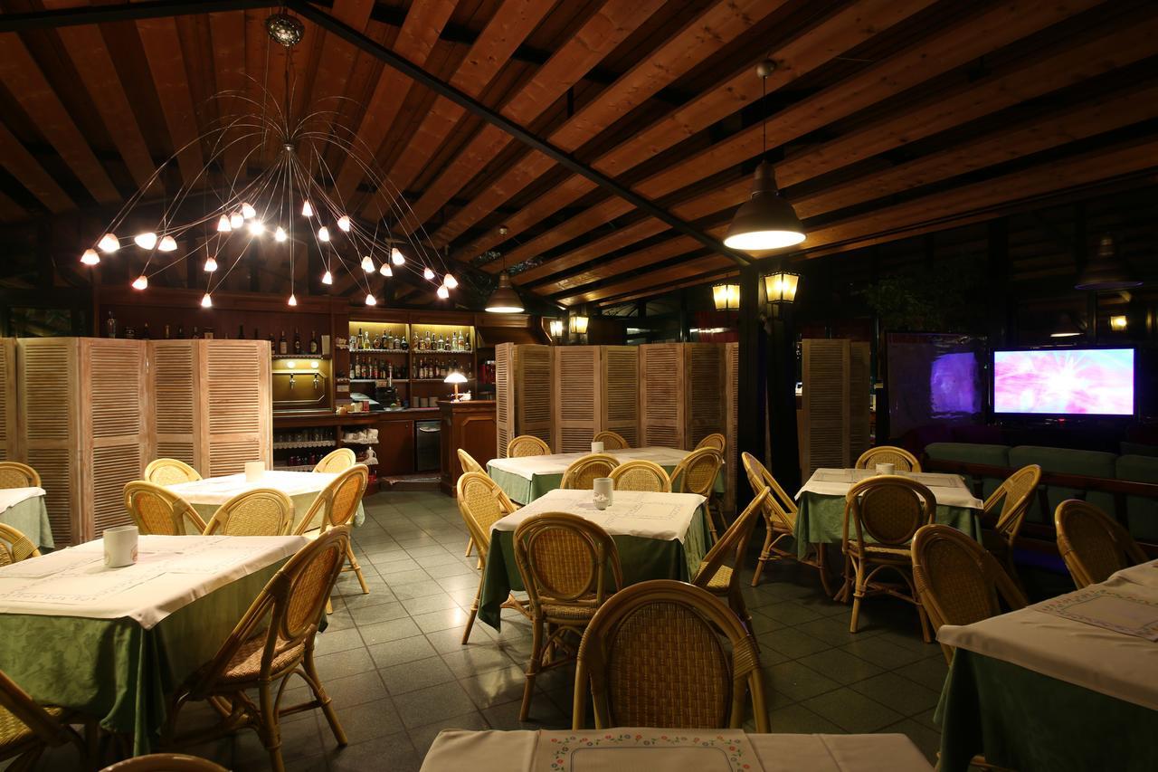 Hotel Il Granaio Porto Mantovano Buitenkant foto