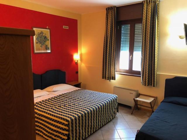 Hotel Il Granaio Porto Mantovano Buitenkant foto