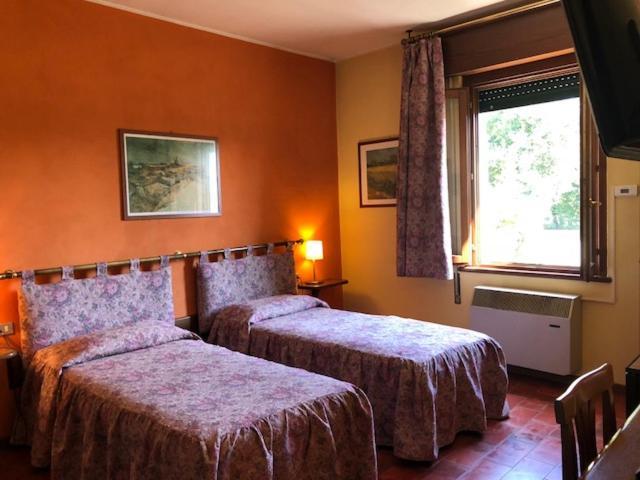 Hotel Il Granaio Porto Mantovano Buitenkant foto