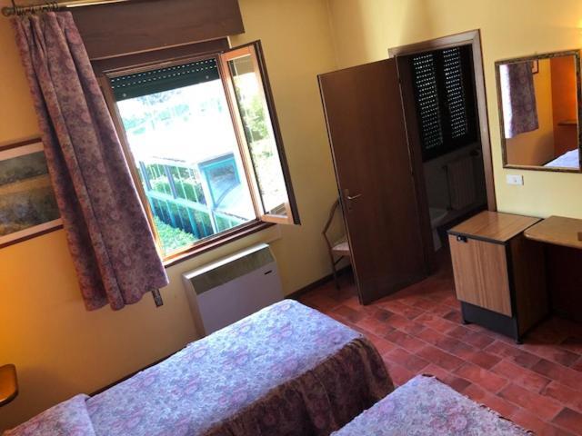 Hotel Il Granaio Porto Mantovano Buitenkant foto
